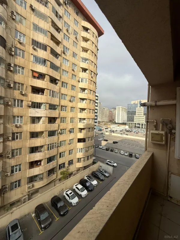 Kirayə verilir 2 otaqlı mənzil 95 m²