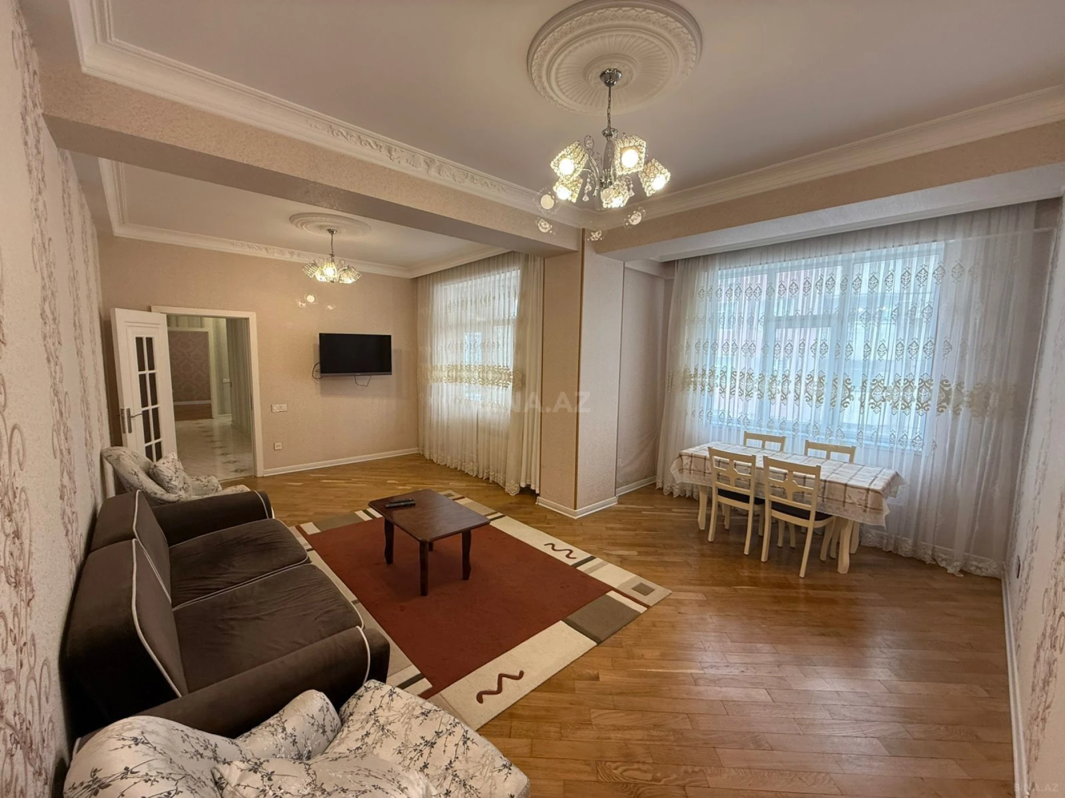 Kirayə verilir 2 otaqlı mənzil 95 m²