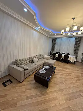 Kirayə verilir 2 otaqlı mənzil 120 m²