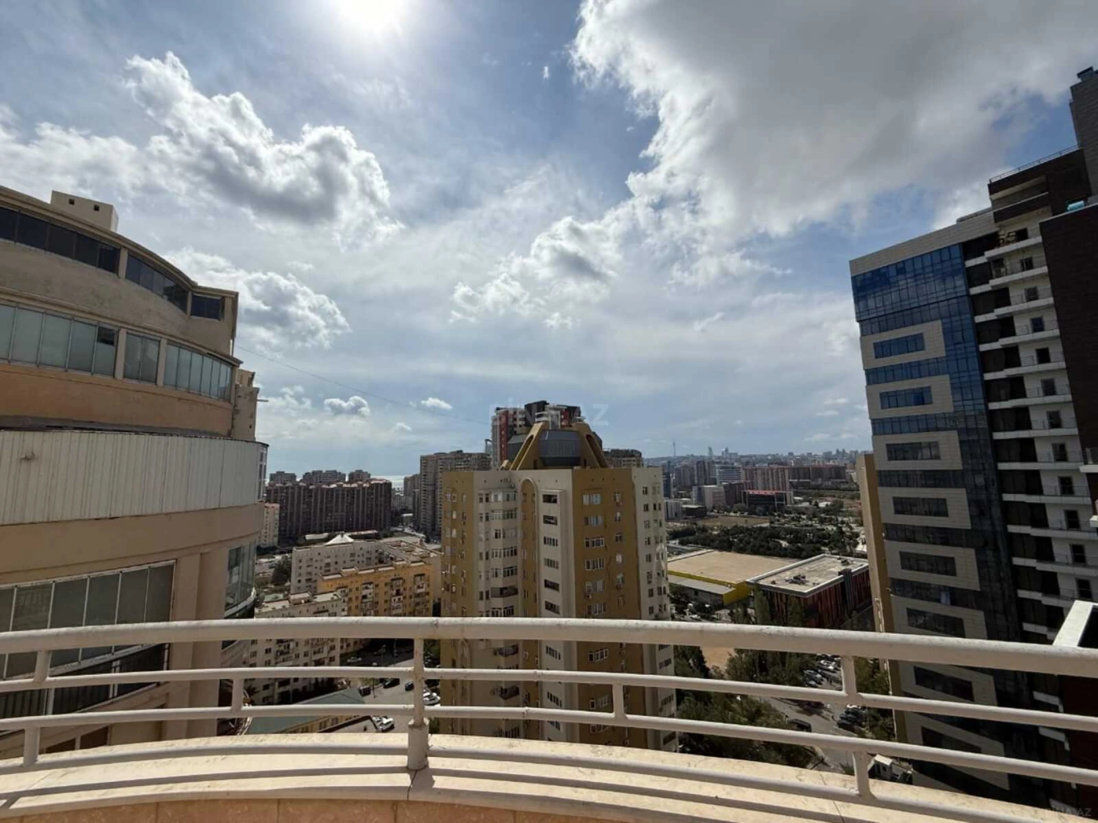 Kirayə verilir 2 otaqlı mənzil 120 m²