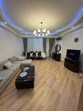 Kirayə verilir 2 otaqlı mənzil 120 m²
