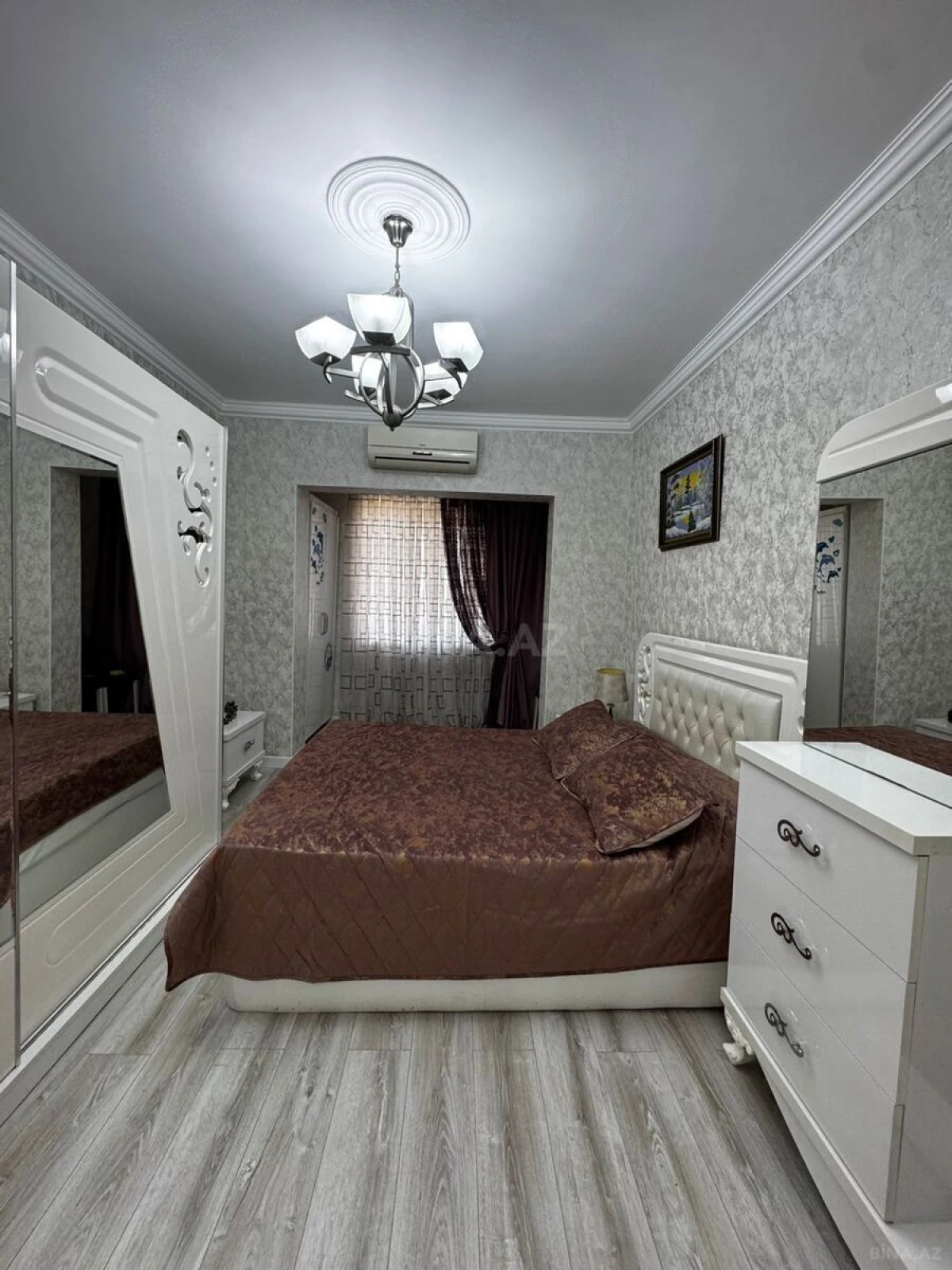 Satılır 2 otaqlı mənzil 65 m²