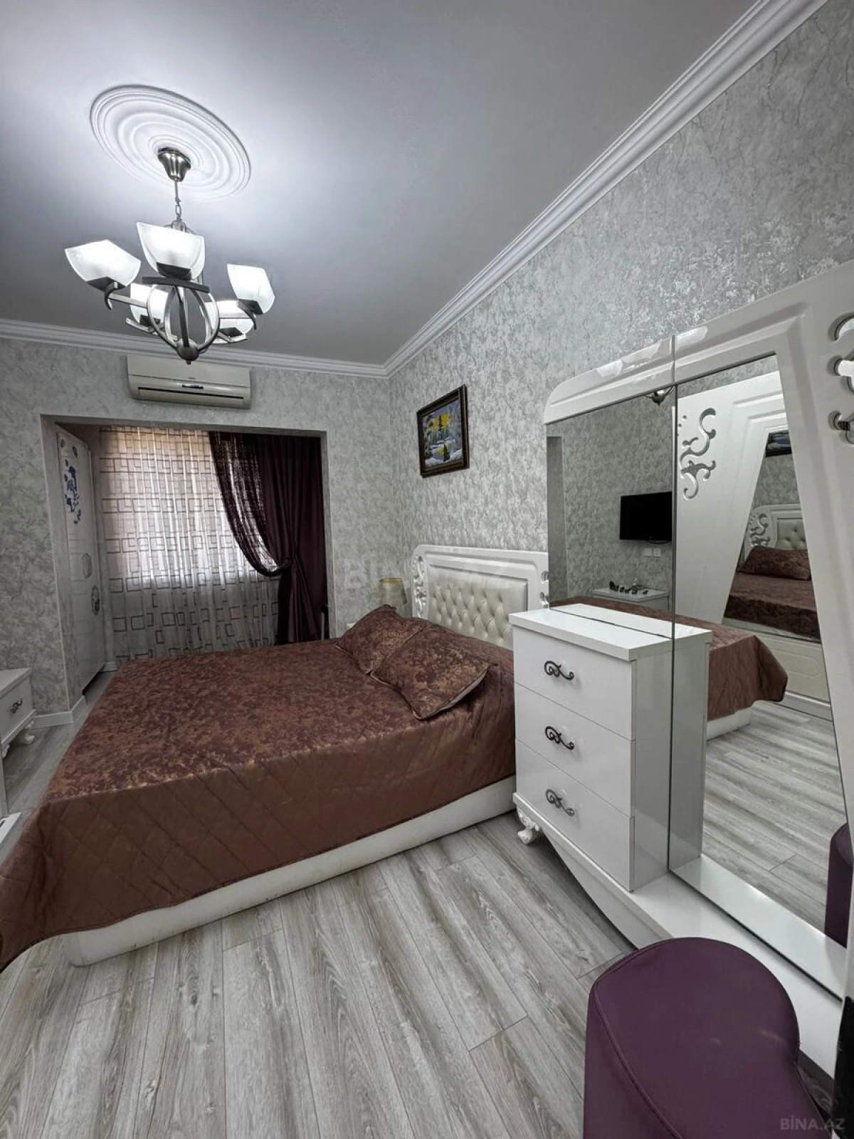 Satılır 2 otaqlı mənzil 65 m²