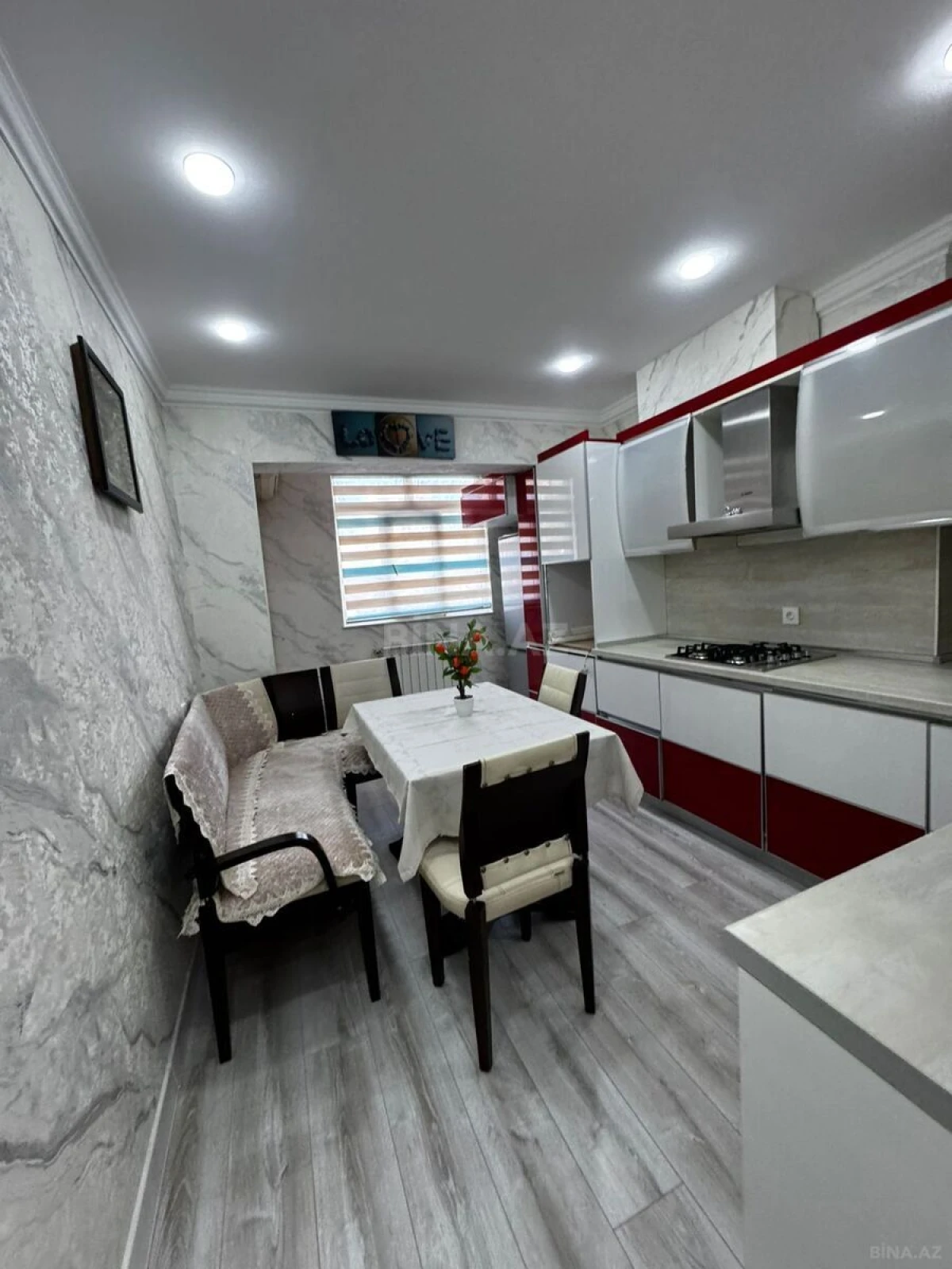 Satılır 2 otaqlı mənzil 65 m²