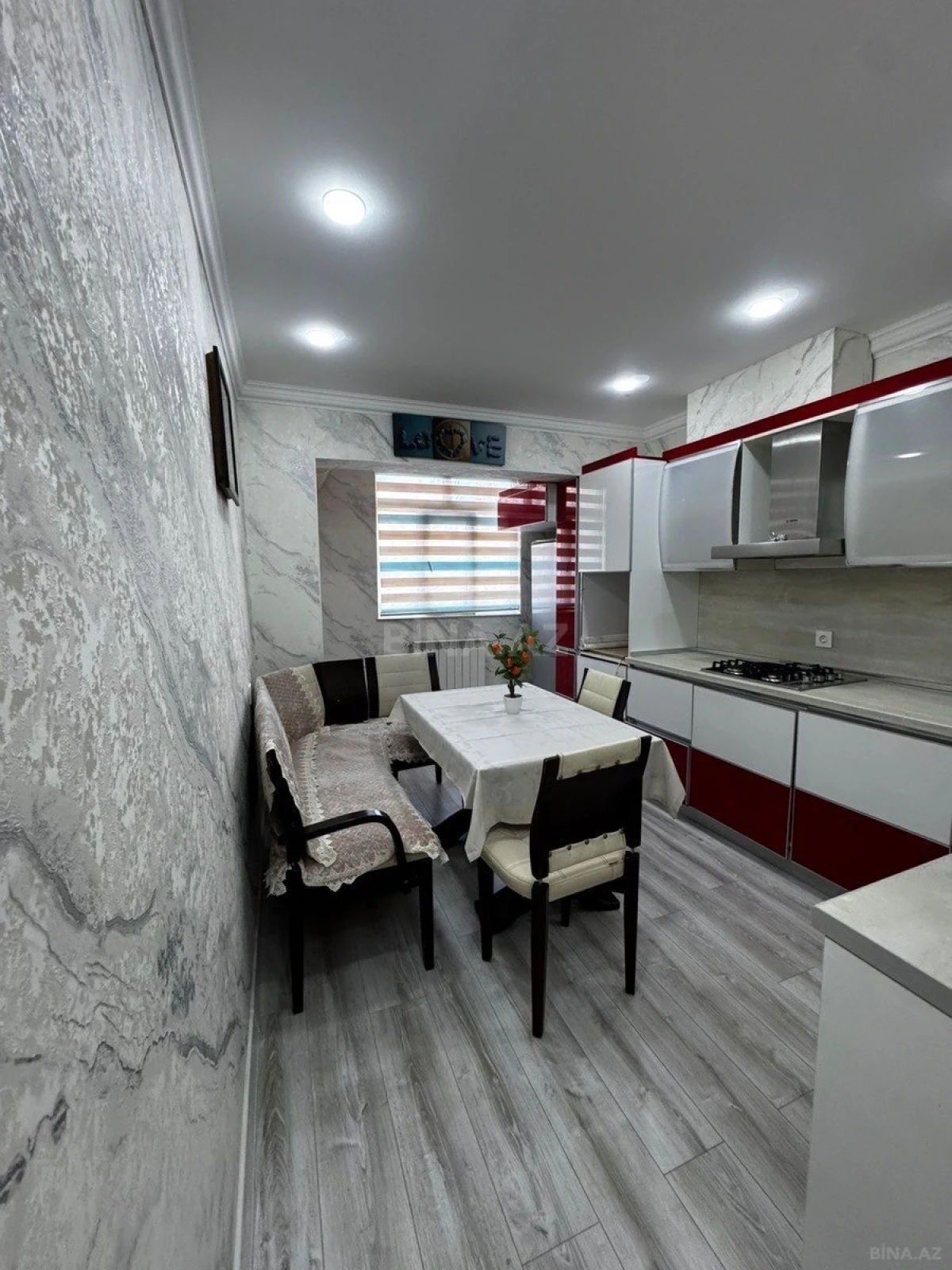 Satılır 2 otaqlı mənzil 65 m²