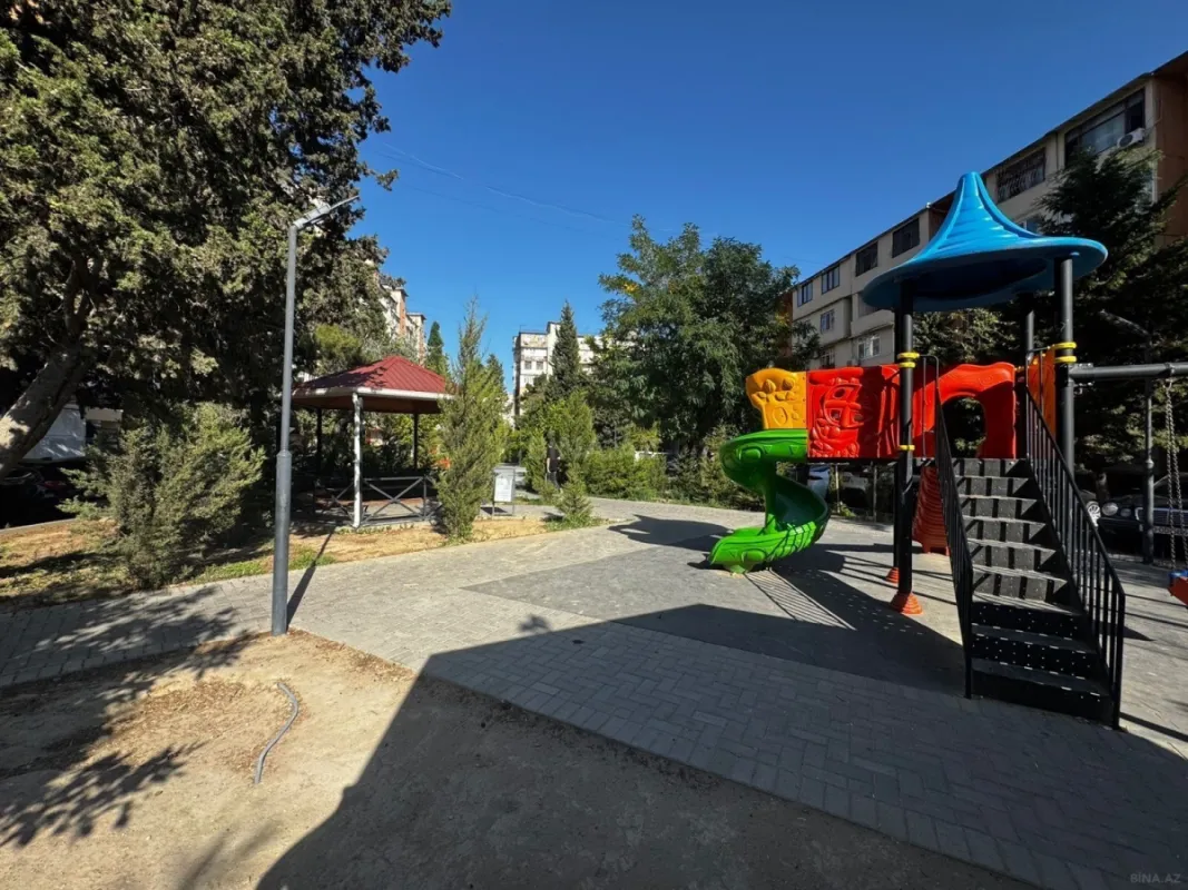 Satılır 2 otaqlı mənzil 65 m²