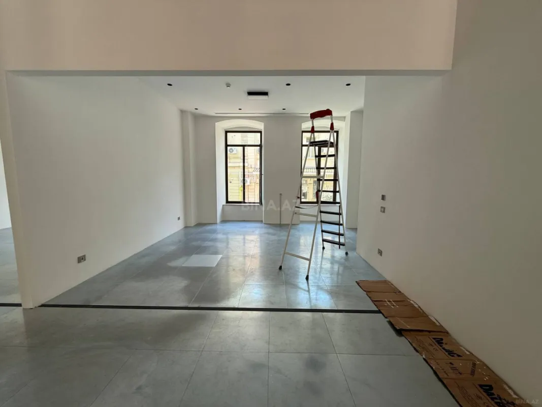 Kirayə verilir 4 otaqlı ofis 155 m²