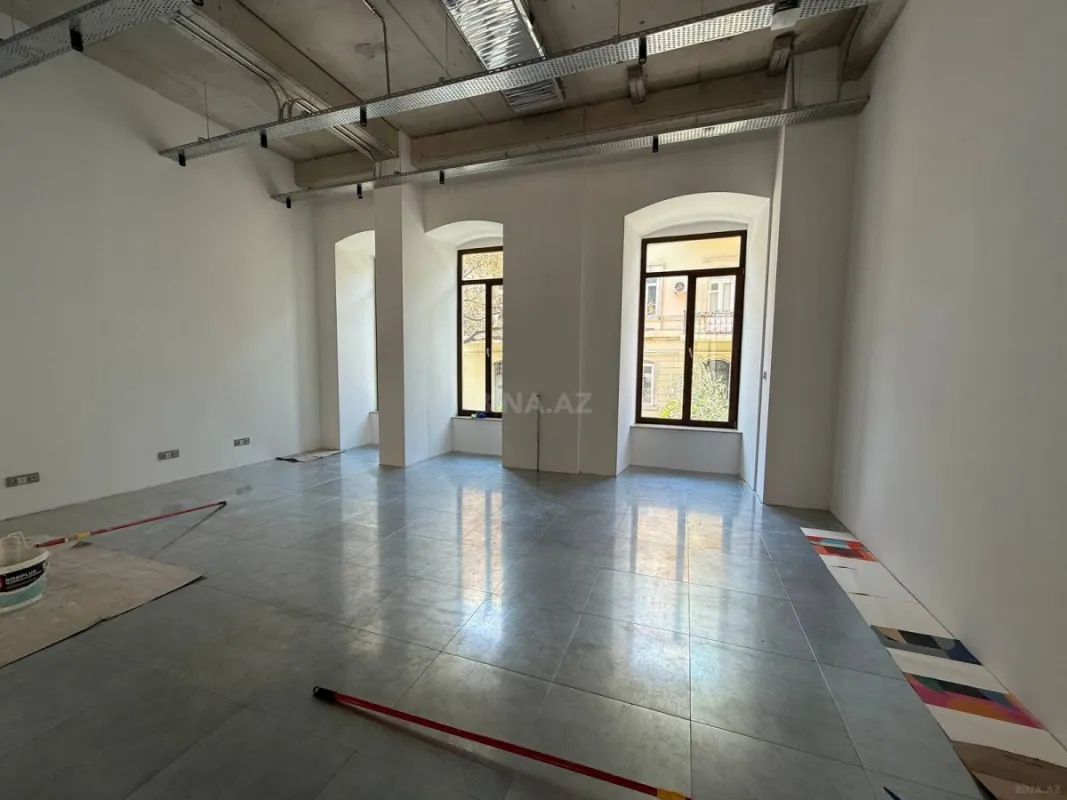 Kirayə verilir 4 otaqlı ofis 155 m²