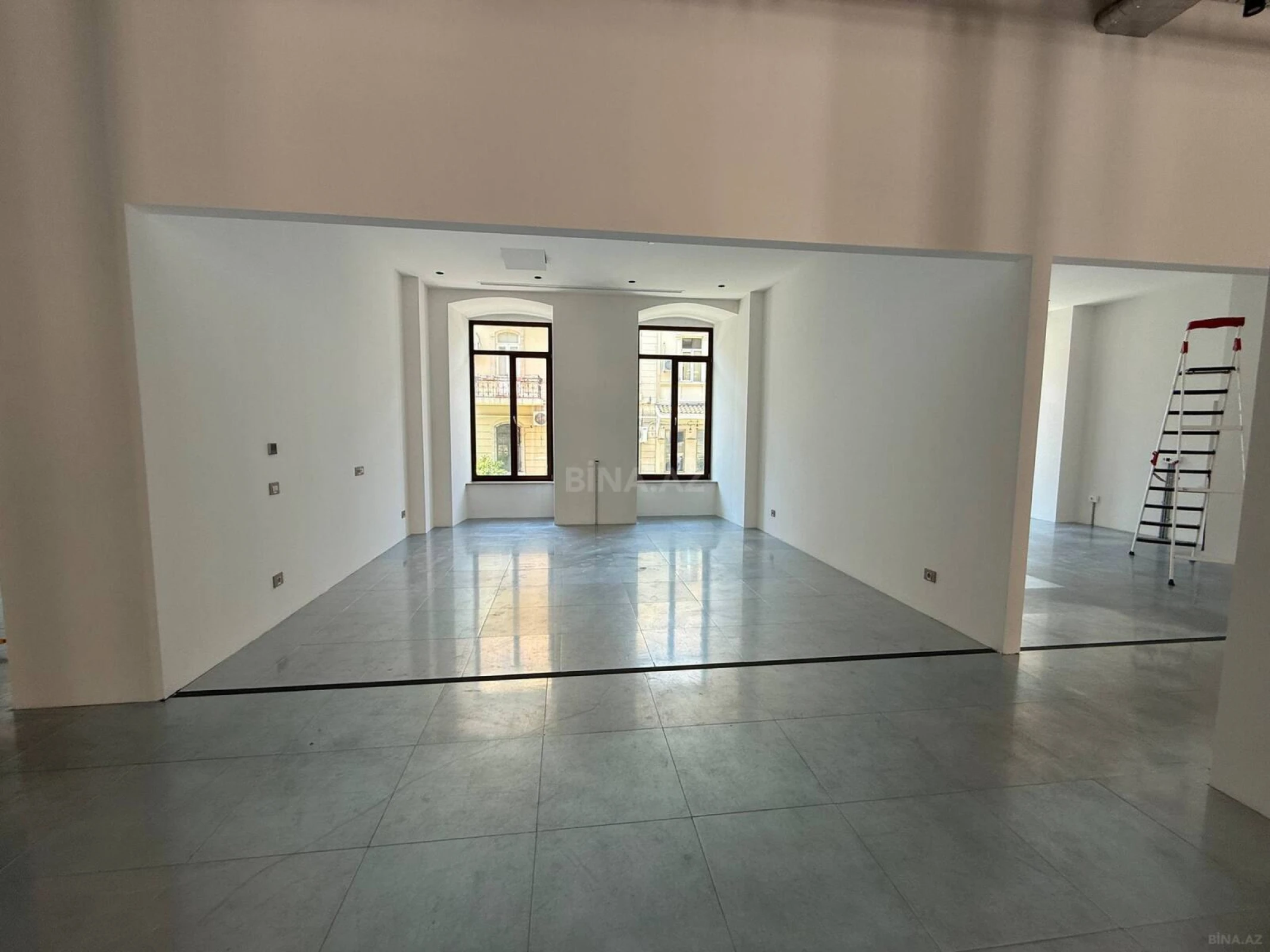 Kirayə verilir 4 otaqlı ofis 155 m²