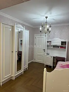 Satılır 4 otaqlı mənzil 110 m²