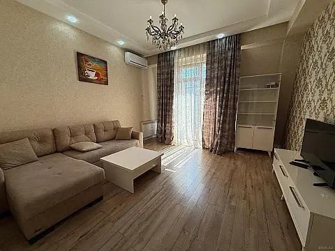 Kirayə verilir 2 otaqlı mənzil 75 m²