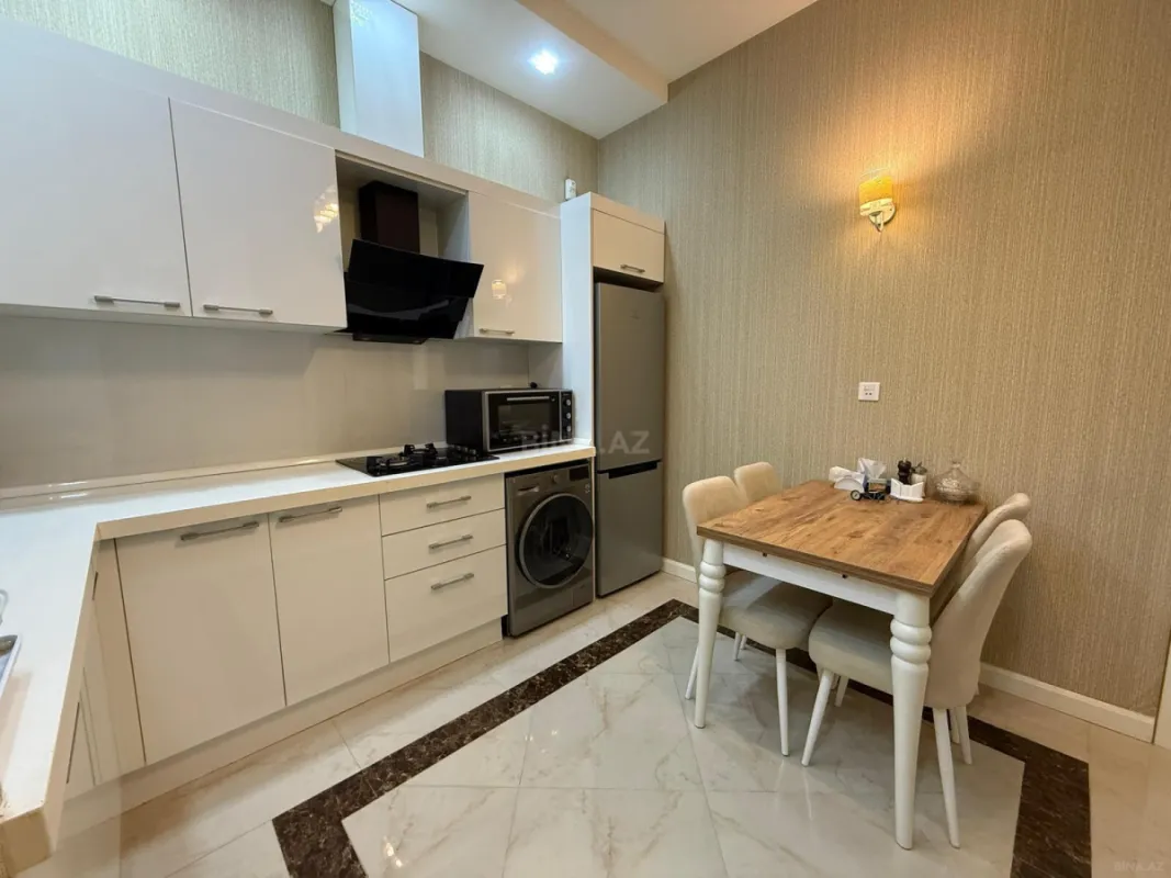 Kirayə verilir 2 otaqlı mənzil 75 m²
