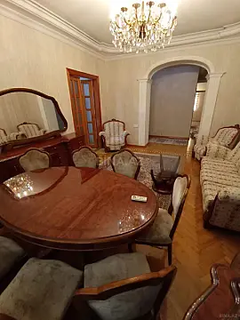 Kirayə verilir 4 otaqlı mənzil 100 m²