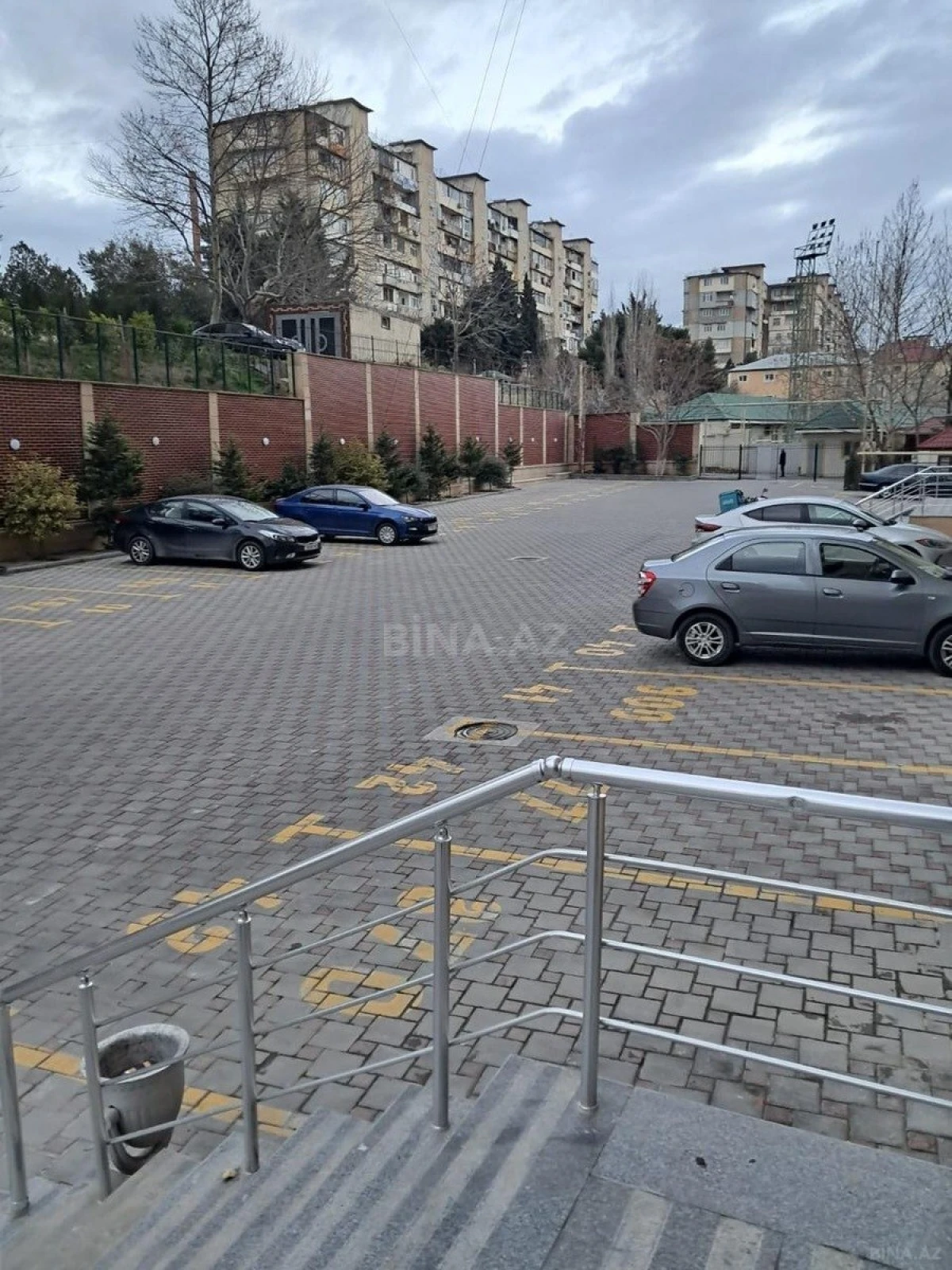 Satılır 3 otaqlı mənzil 95 m²