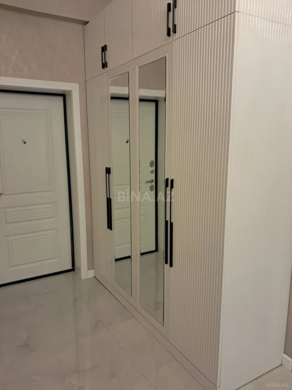 Satılır 3 otaqlı mənzil 95 m²