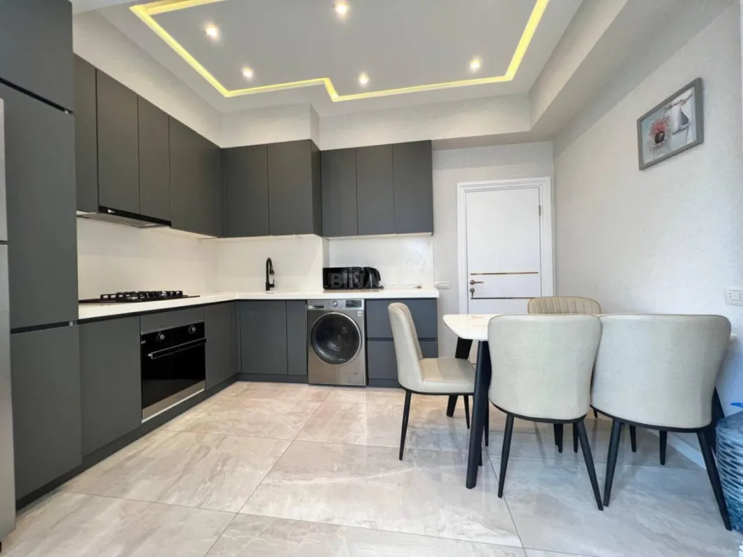 Kirayə verilir 2 otaqlı mənzil 80 m²