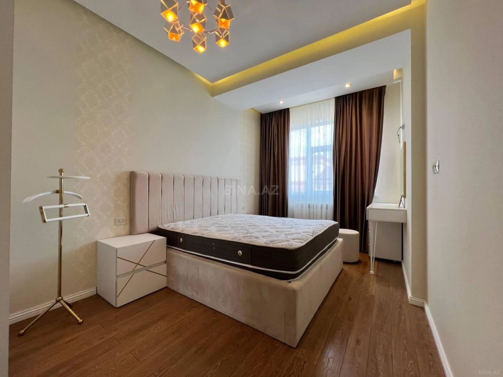 Kirayə verilir 2 otaqlı mənzil 80 m²