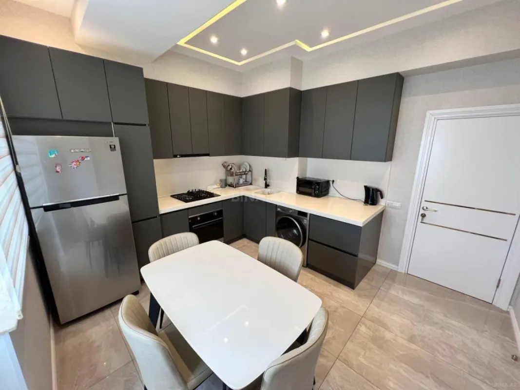 Kirayə verilir 2 otaqlı mənzil 80 m²