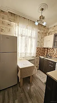 Kirayə verilir 2 otaqlı mənzil 60 m²