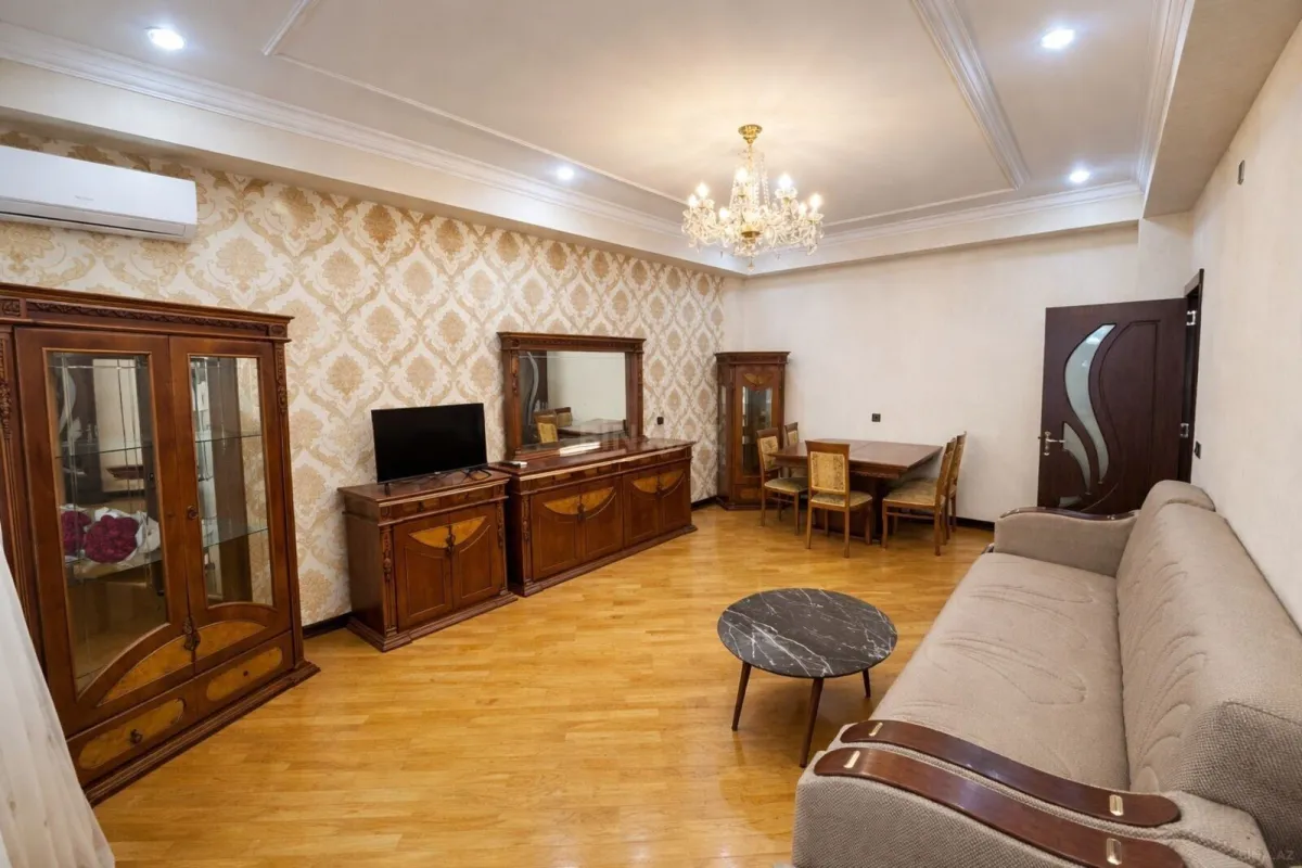 Kirayə verilir 2 otaqlı mənzil 80 m²
