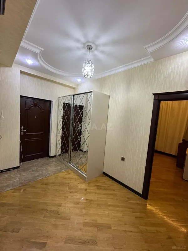 Kirayə verilir 2 otaqlı mənzil 80 m²