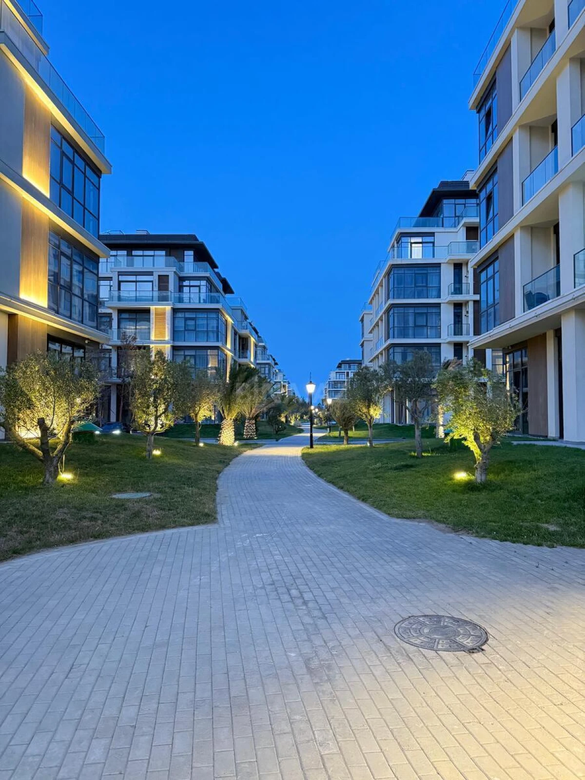 Satılır 1 otaqlı mənzil 53 m²