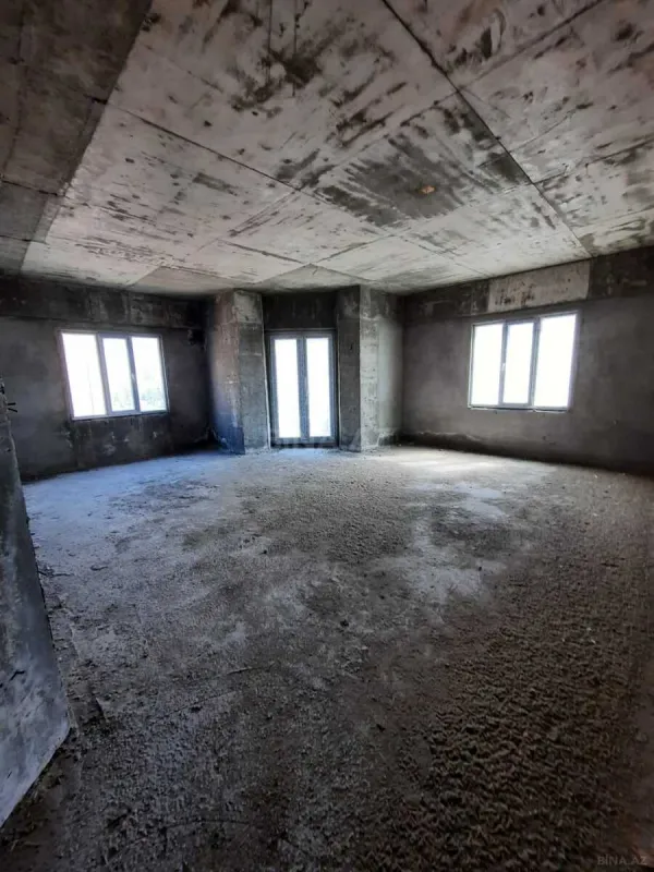 Satılır 4 otaqlı mənzil 178 m²