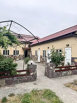 Satılır obyekt 1000 m²