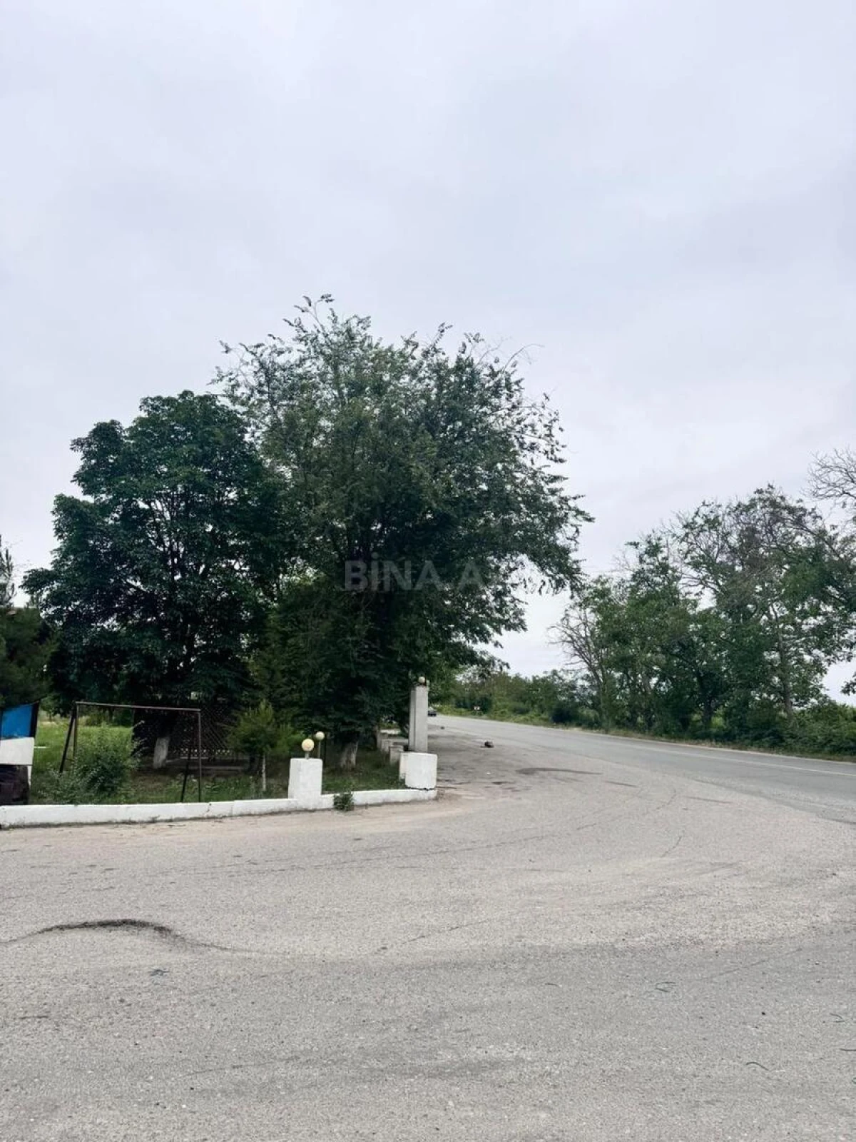 Satılır obyekt 1000 m²