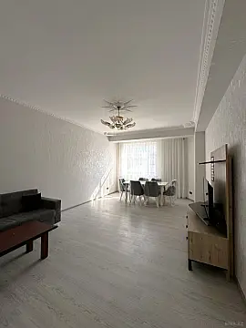 Kirayə verilir 3 otaqlı mənzil 105 m²