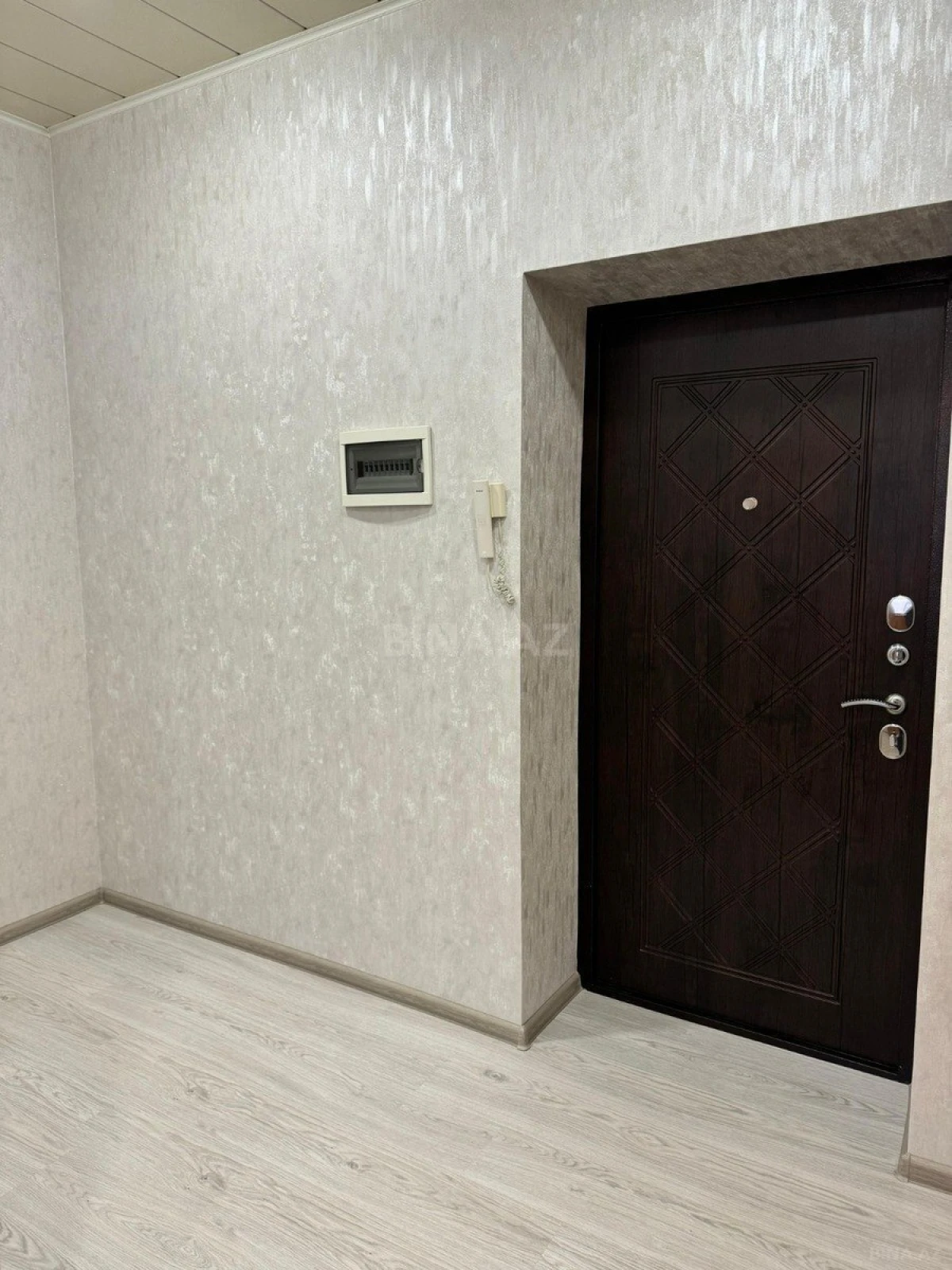 Kirayə verilir 3 otaqlı mənzil 105 m²