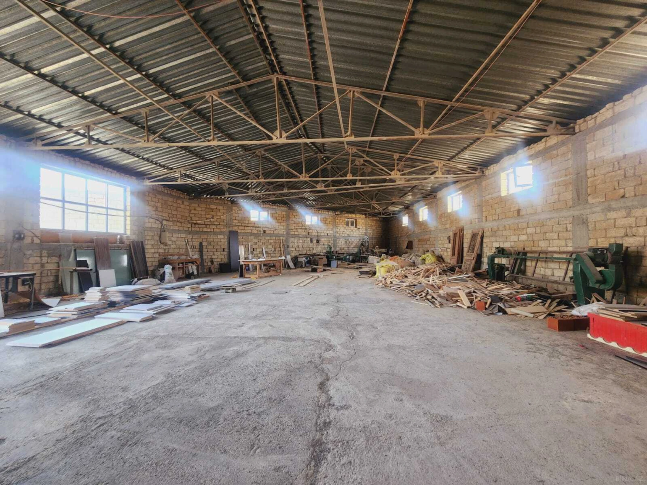 Satılır obyekt 2000 m²