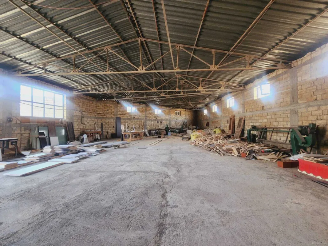 Satılır obyekt 2000 m²