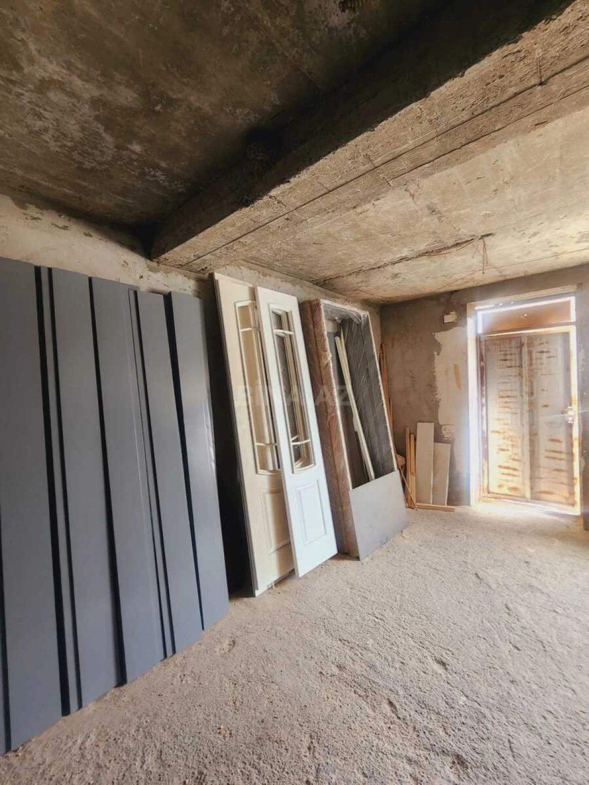 Satılır obyekt 2000 m²