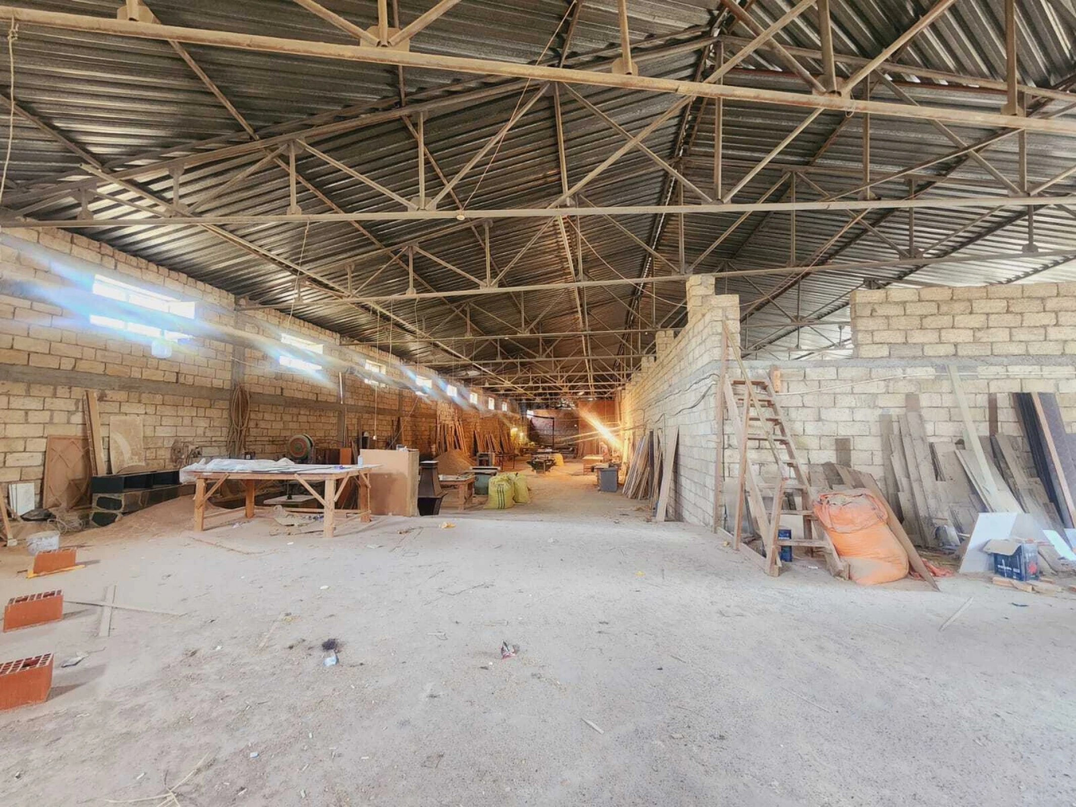 Satılır obyekt 2000 m²