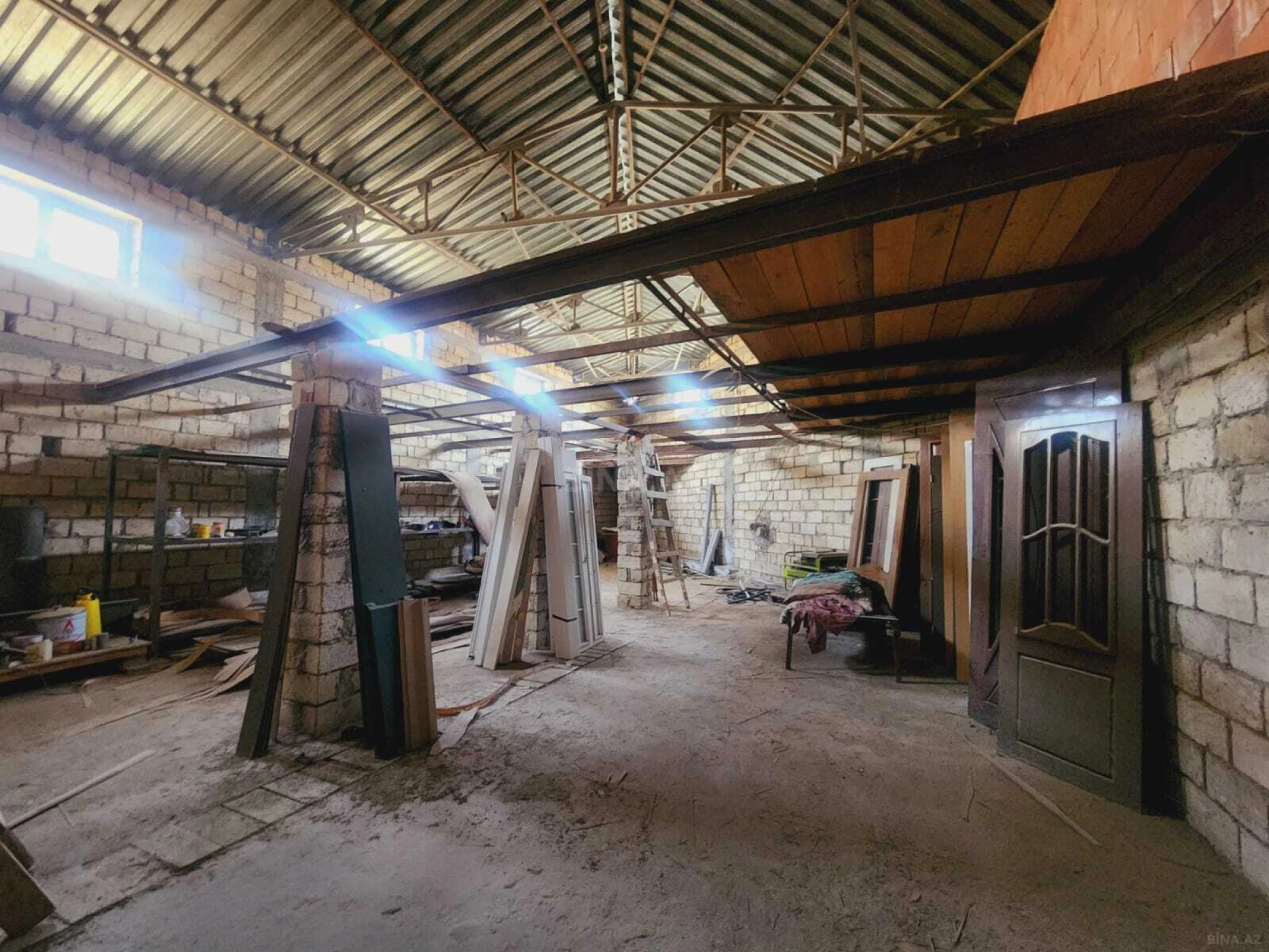 Satılır obyekt 2000 m²