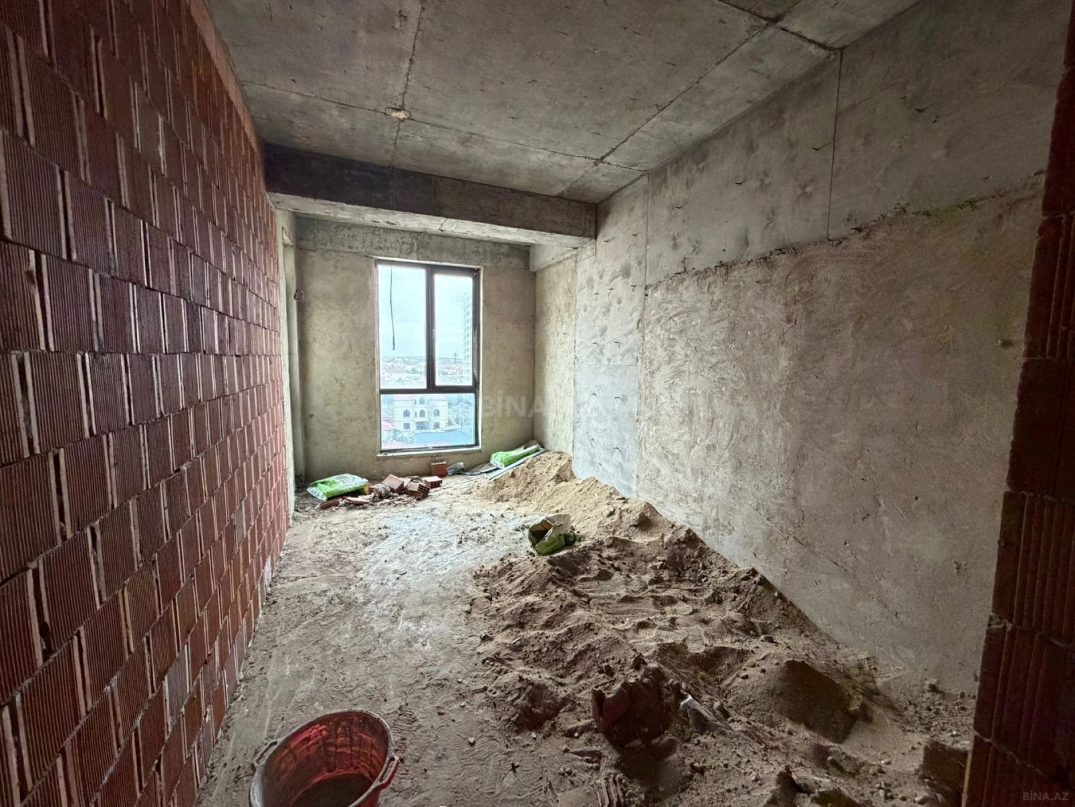 Satılır 3 otaqlı mənzil 125 m²