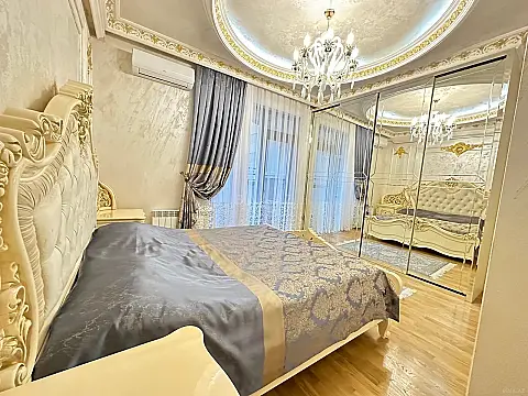 Satılır 2 otaqlı mənzil 70 m²