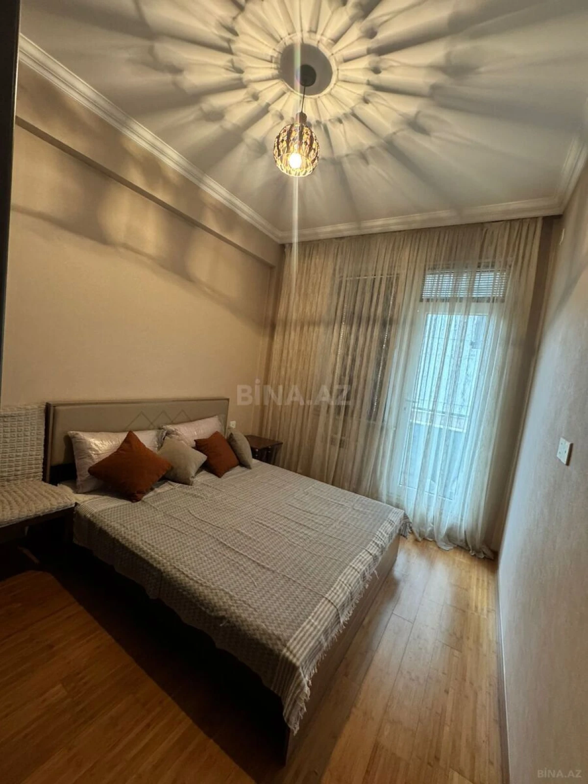 Kirayə verilir 2 otaqlı mənzil 65 m²