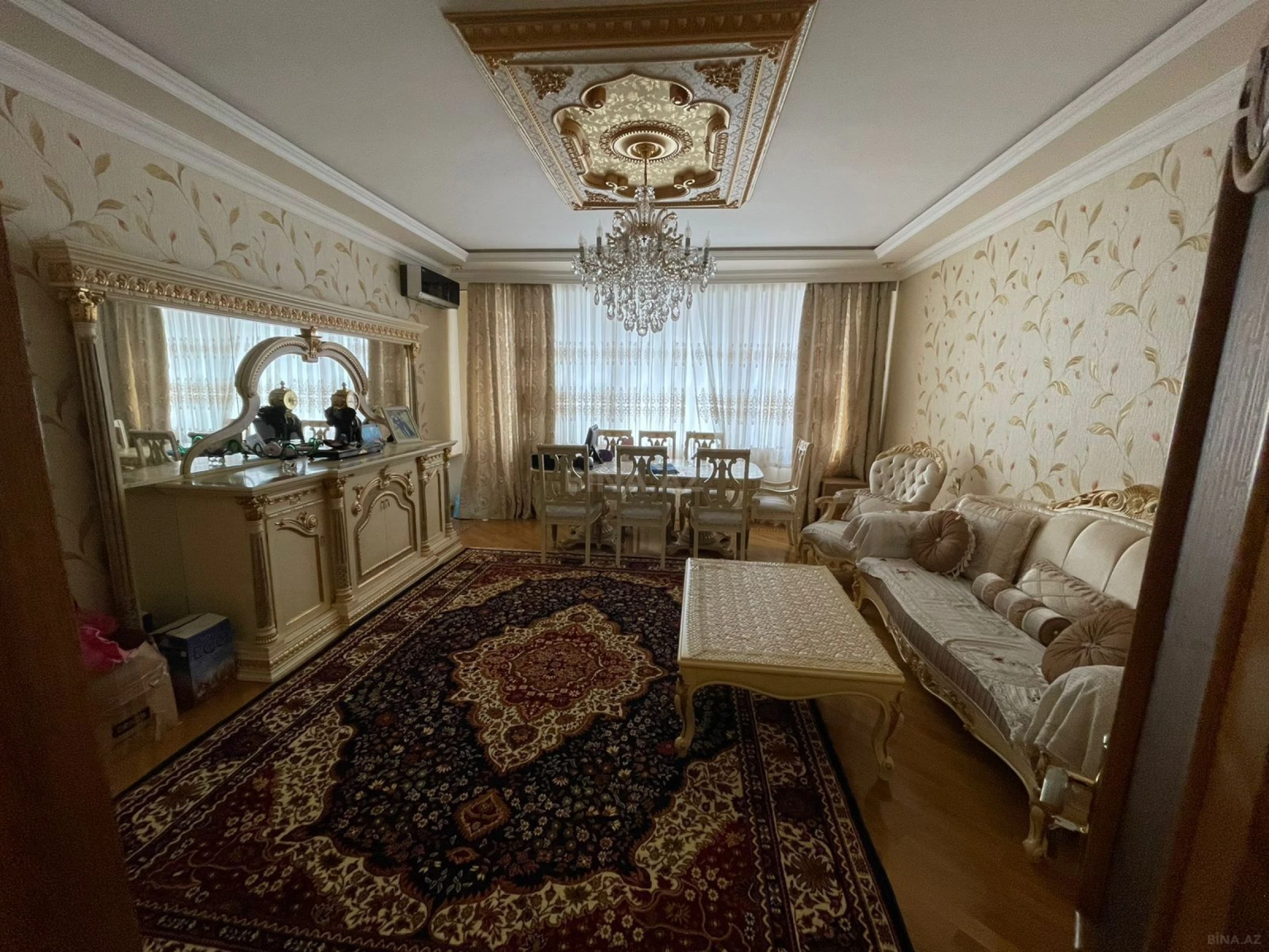 Satılır 3 otaqlı mənzil 130 m²