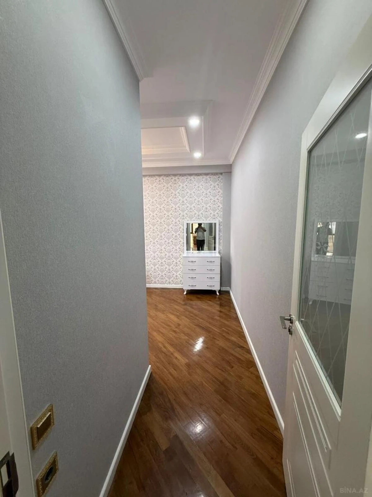 Satılır 2 otaqlı mənzil 90 m²