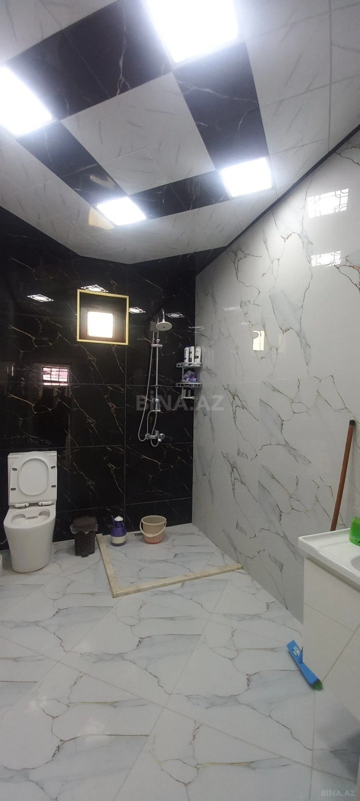 Satılır 6 otaqlı həyət evi 300 m²