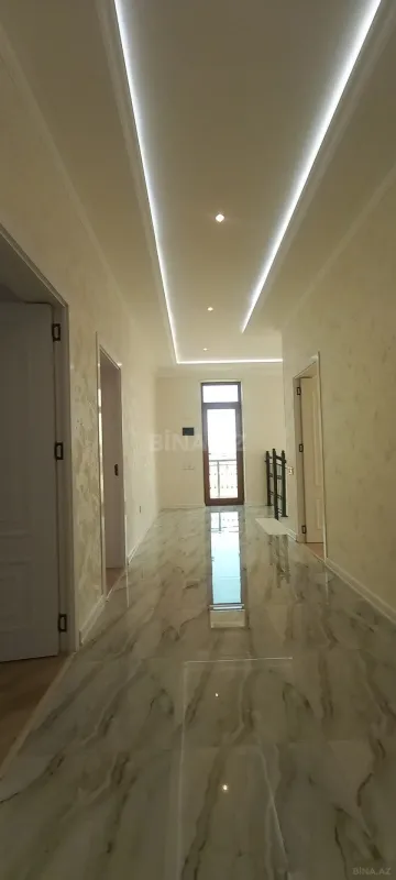 Satılır 6 otaqlı həyət evi 300 m²