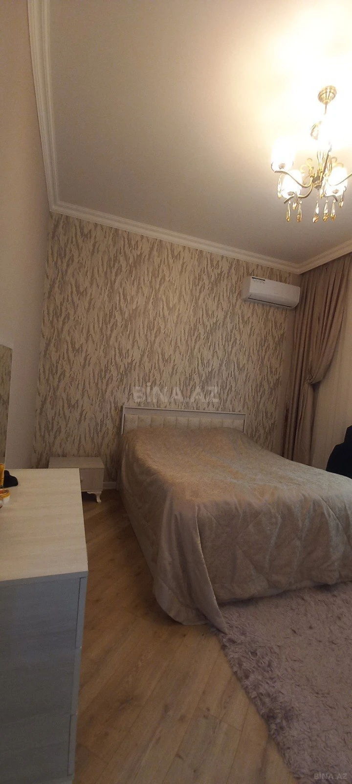 Satılır 6 otaqlı həyət evi 300 m²