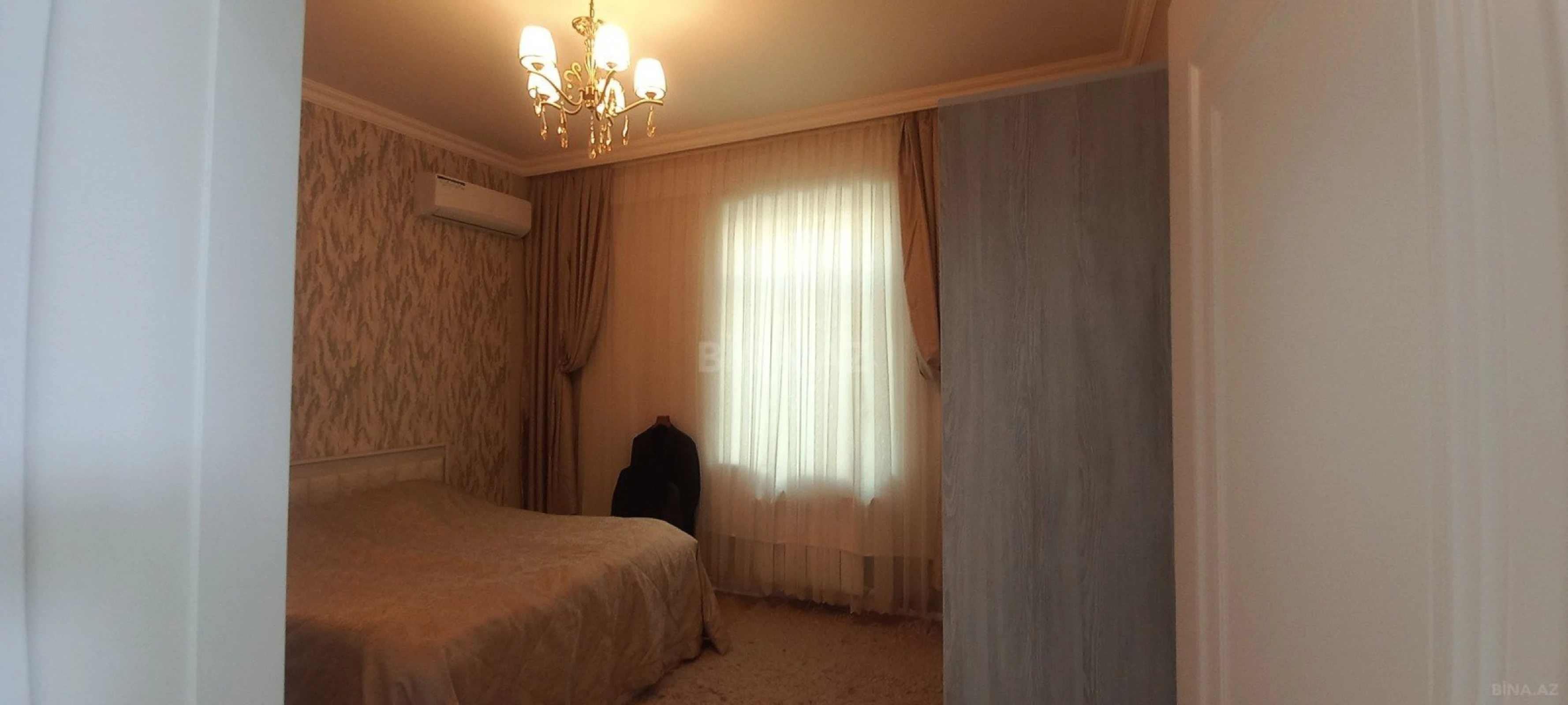 Satılır 6 otaqlı həyət evi 300 m²