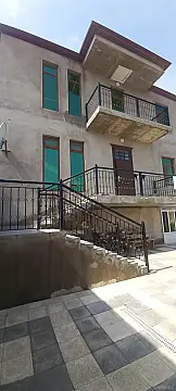 Satılır 6 otaqlı həyət evi 300 m²