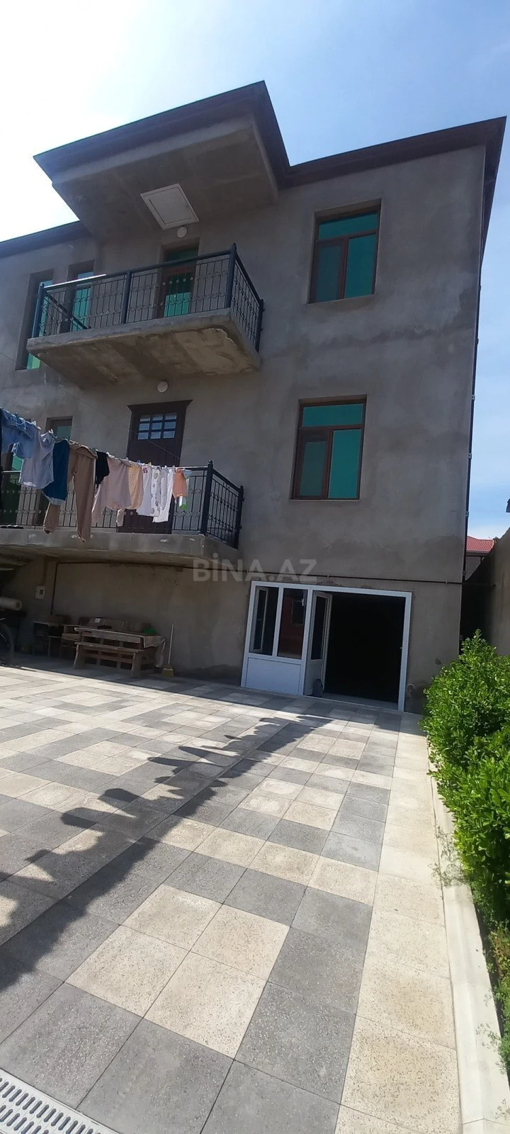 Satılır 6 otaqlı həyət evi 300 m²