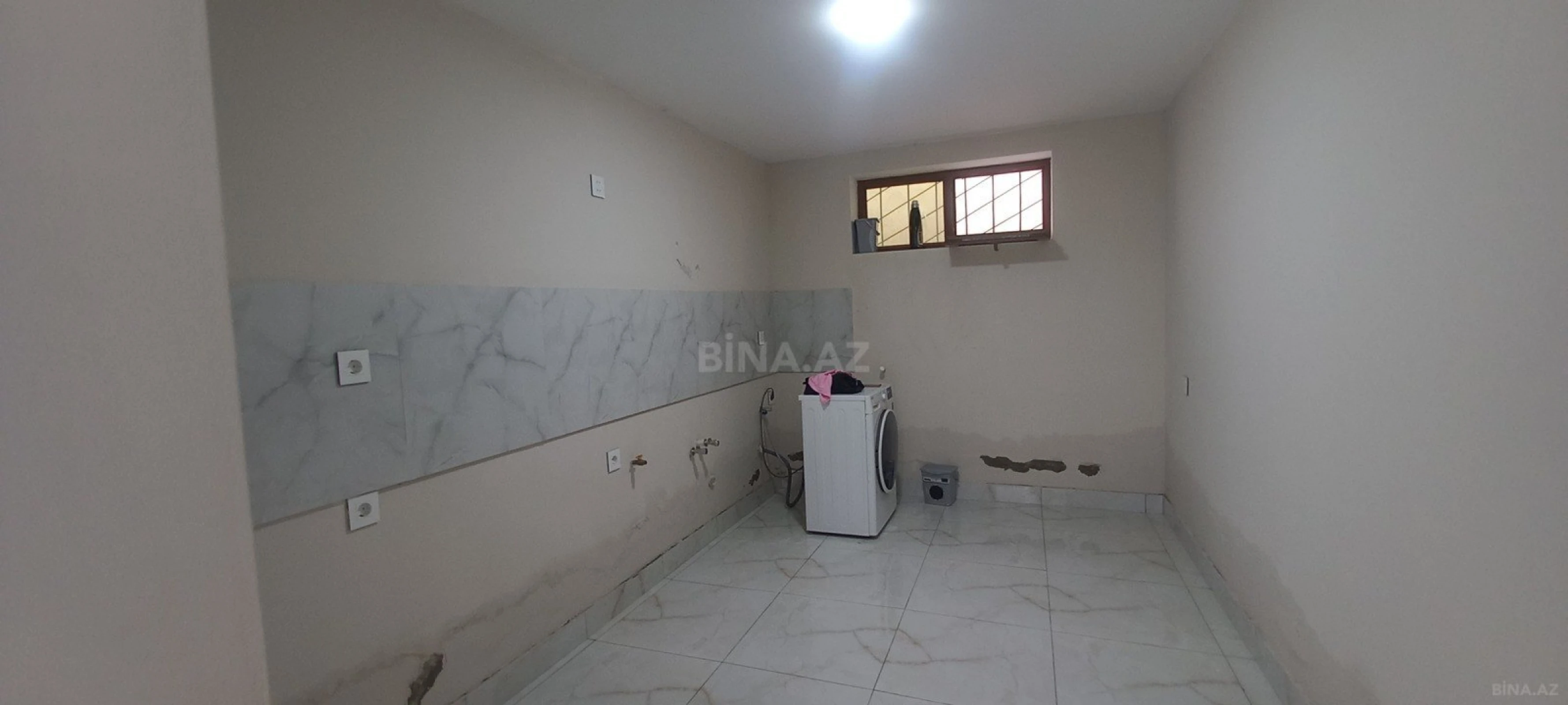 Satılır 6 otaqlı həyət evi 300 m²