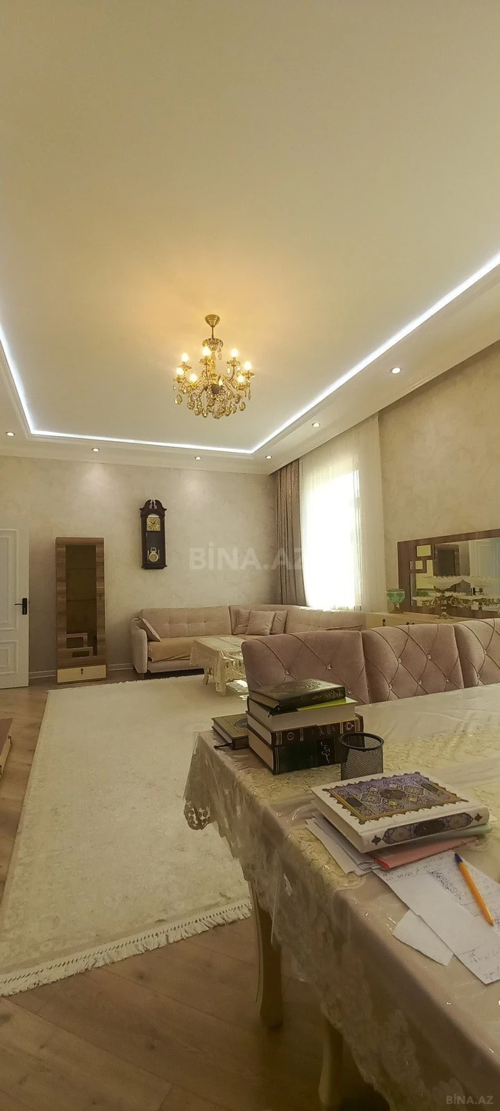 Satılır 6 otaqlı həyət evi 300 m²