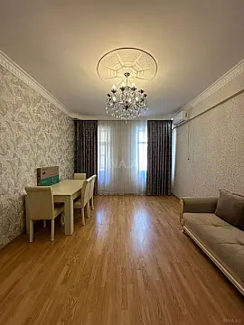 Kirayə verilir 2 otaqlı mənzil 70 m²